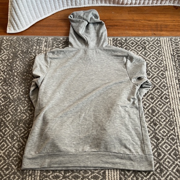 Womens size small sweatshirt flora, very gently used only worn once, lace design - Picture 2 of 6